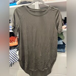 Halogen tshirt size small